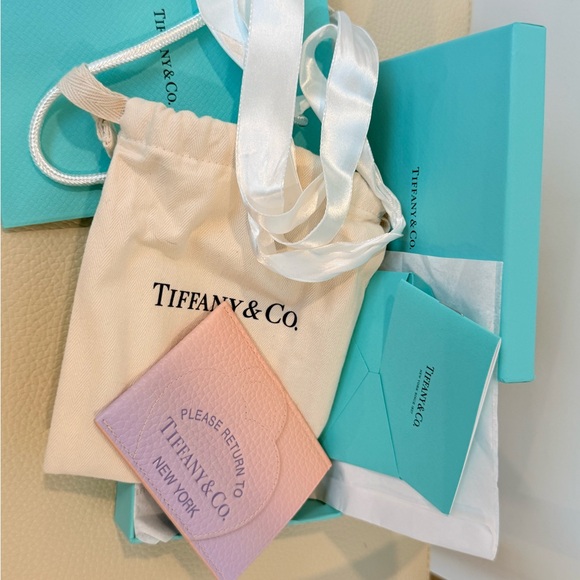 New Tiffany & Co. Pastel Pink Card Holder - Picture 2 of 9